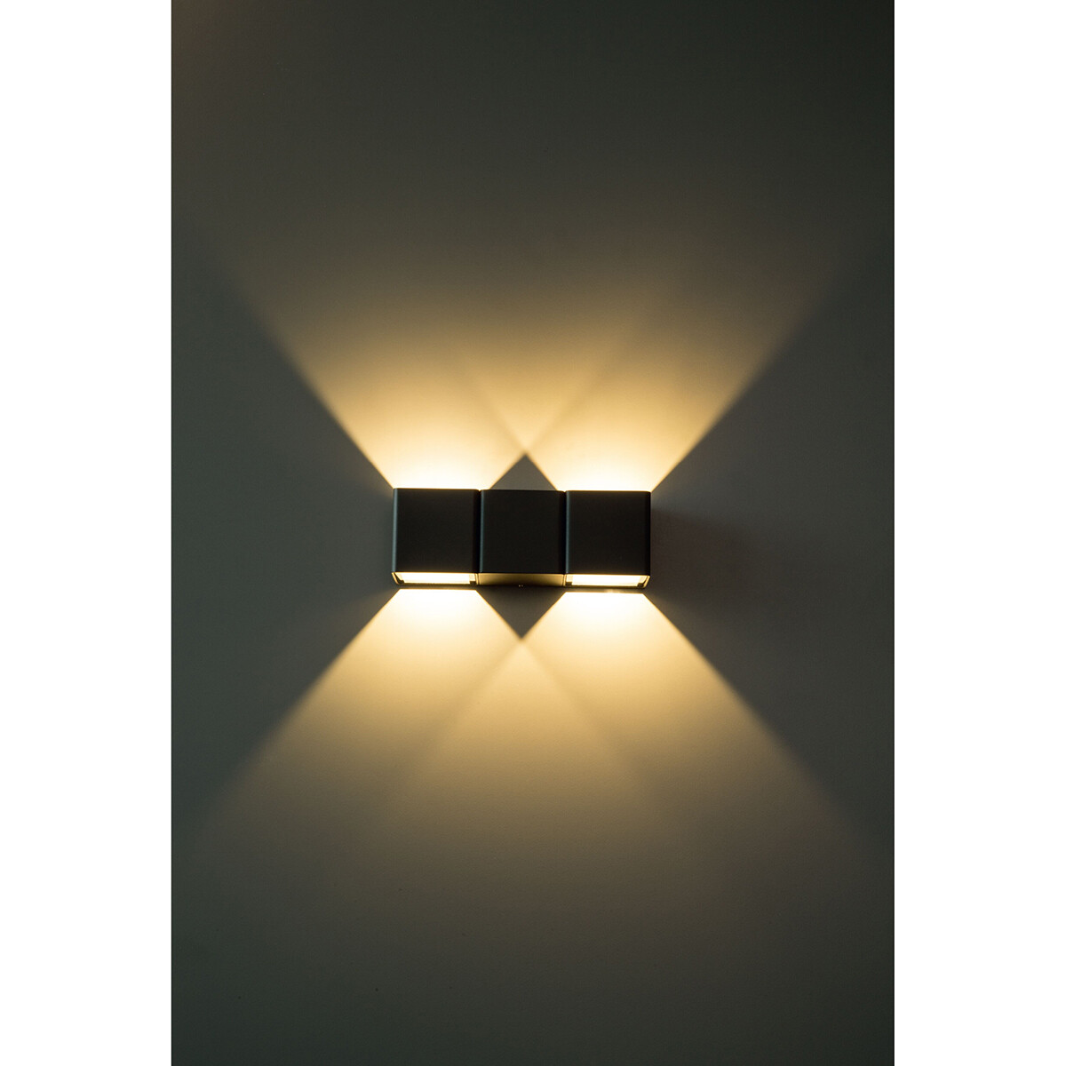 LED Tuinverlichting - Buitenlamp - Sanola Hiptro - 6W - Warm Wit 2700K - Rond - Mat Zwart - Aluminium