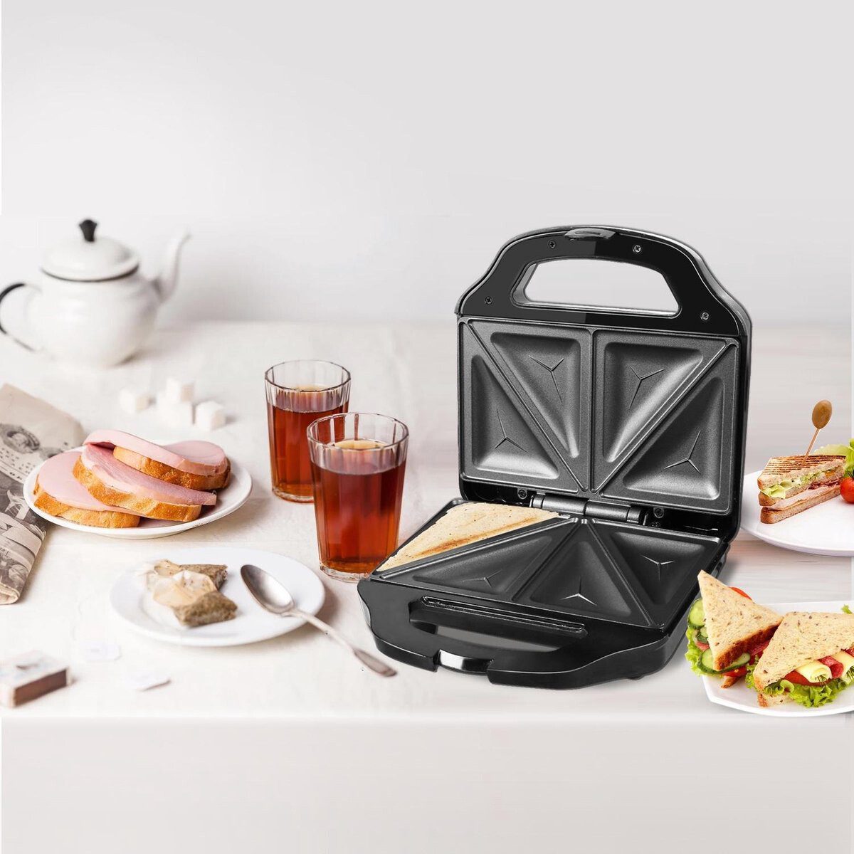 Tosti-ijzer - Aigi Ciplo - Sandwichmaker - CoolTouch Hendel - Zwart/Zilver